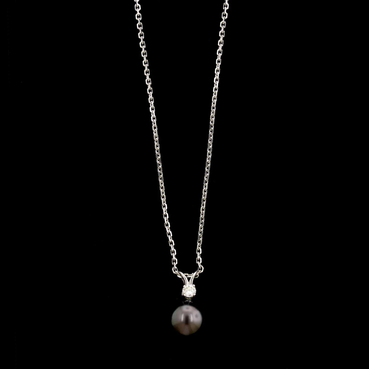 14K White Gold Estate Cultured Black Pearl And Diamond Pendant Necklace 3 14K White Gold Estate Cultured Black Pearl And Diamond Pendant Necklace