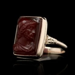 Vintage 14K Yellow Gold Estate Hardstone Cameo Soldier Ring