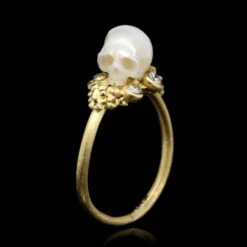 Lene Vibe 18K Yellow Gold Estate Hand Carved Pearl And Diamond Skull Ring -Luxe Rings Shop ESRI00545C