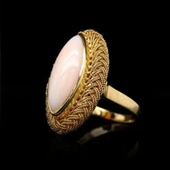 18K Yellow Gold Estate Coral Ring