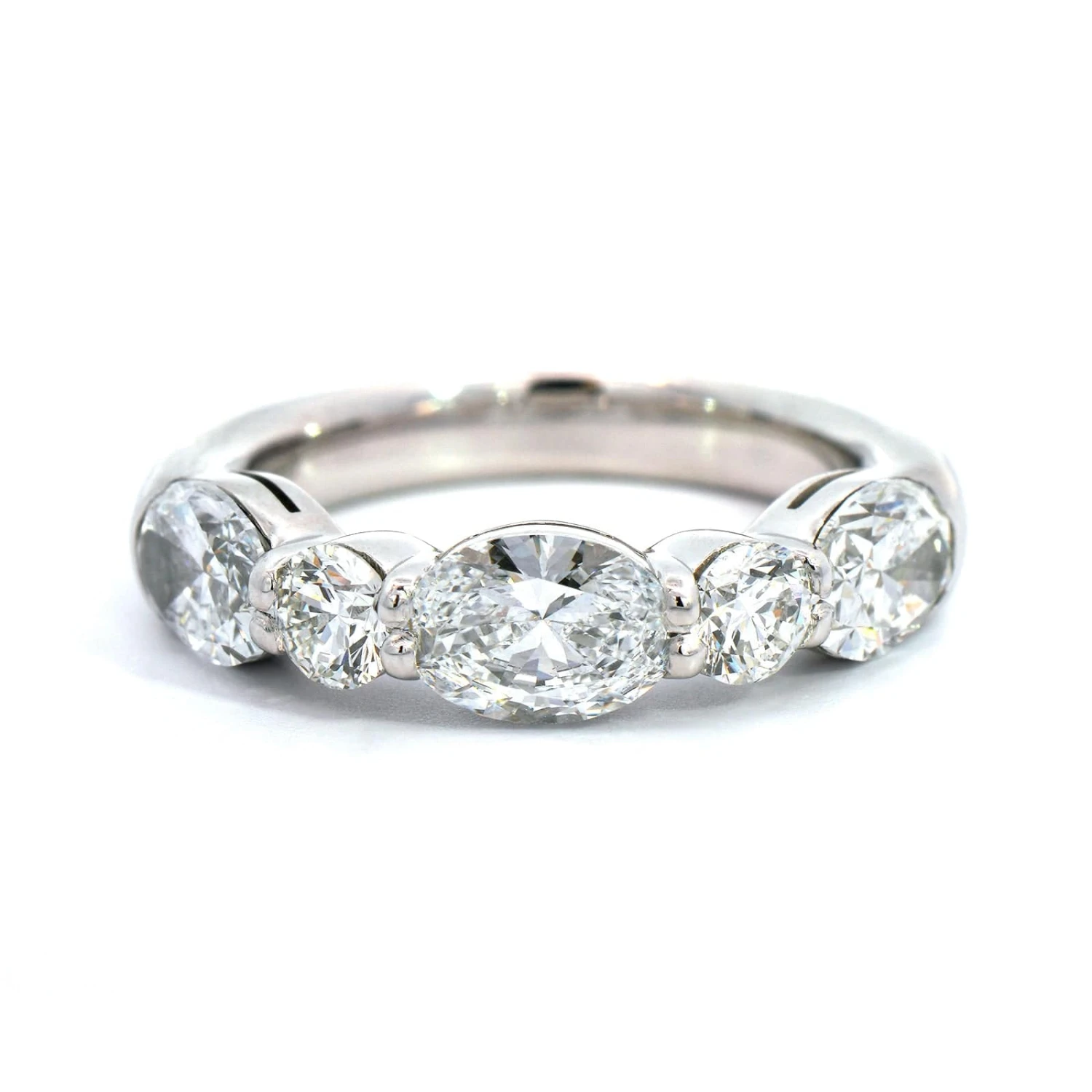 Platinum Shared Prong Alternating Round And Oval Diamond Band 3 Platinum Shared Prong Alternating Round And Oval Diamond Band